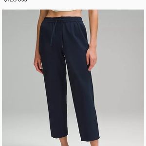 Lululemon Tapered-Leg Mid-Rise Crop 25" Luxtreme, black, Size 10